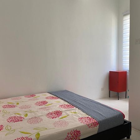 Cempaka Homestay Soga Perdana Batu Pahat Exterior photo